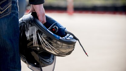 Ako správne čistiť prilbu na motocykel?