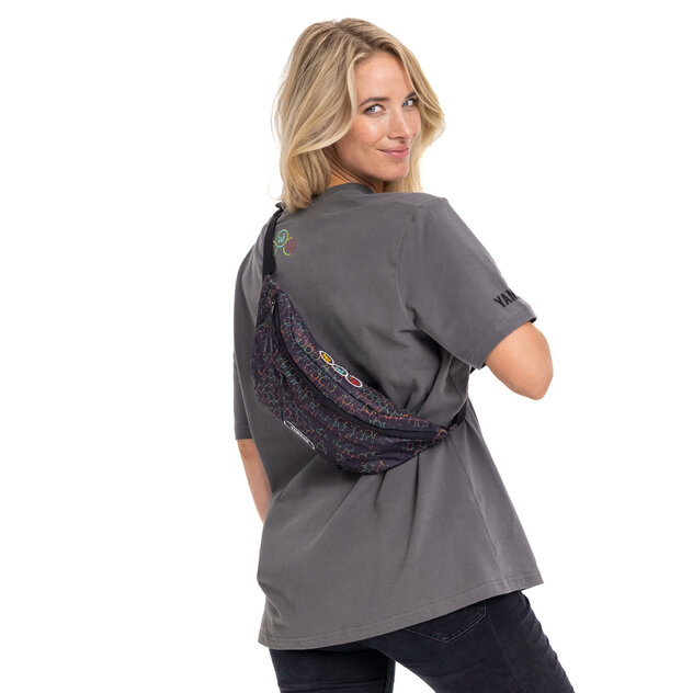 T25-ML003-B0-00-25-LUG-SC-wasitbag-Studio-004-