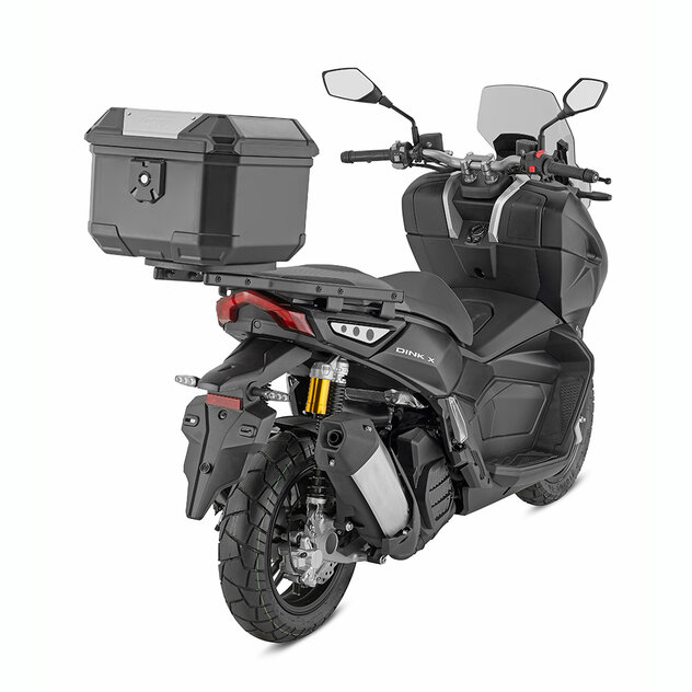 B38N_top-case_mounted-on_inner_givi-