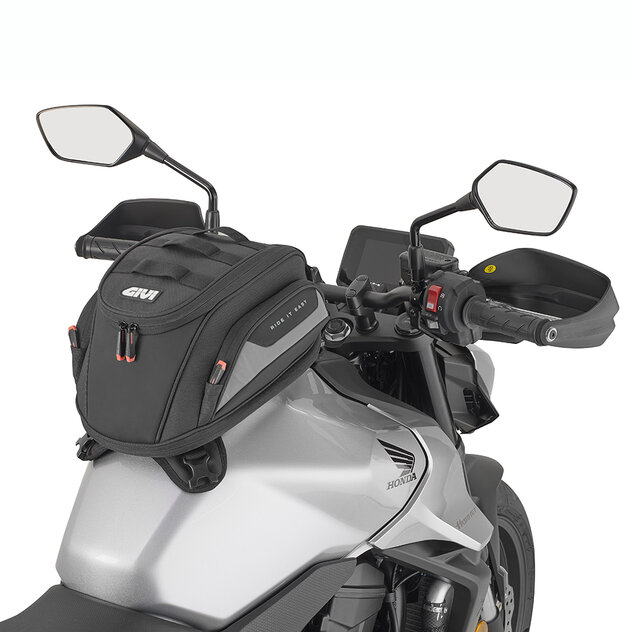 EASY04_tank-bag_mounted-on_givi-