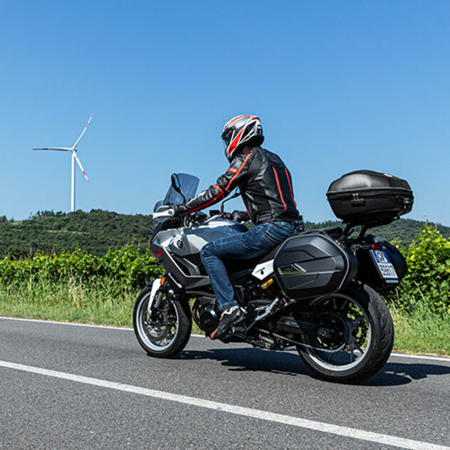 Givi_Weightless_WL900_01-