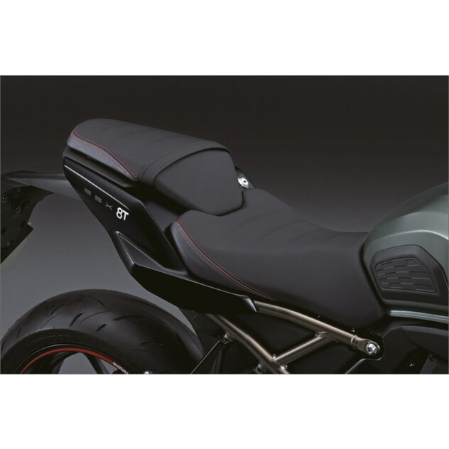 GSX800TRQM6_Stylish_Seat-small.original-