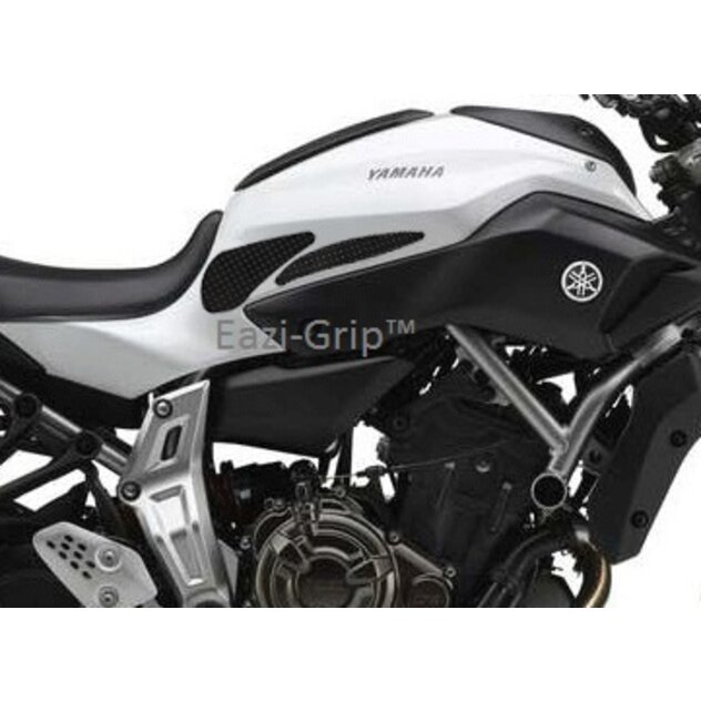 2014-yamaha-mt-07-065-
