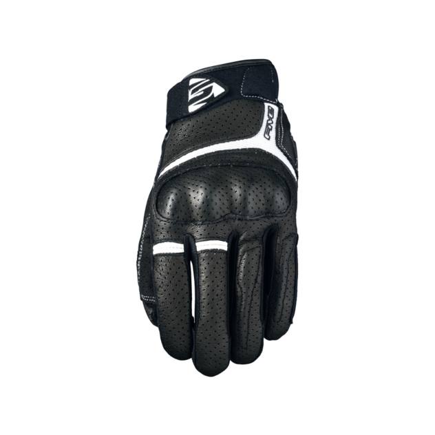 rs2_2018_black_white_face__22137-800x640.jpg-