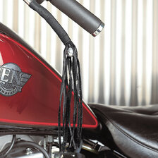 HELD TŘÁSNĚ NA PÁČKY