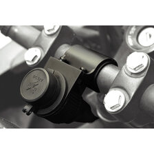 BC BATTERY ZÁSUVKA 12 V