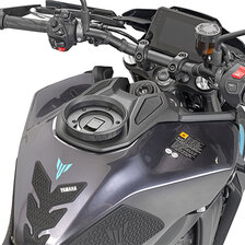 GIVI PODKOVA NA NÁDRŽ YAMAHA MT-09 (24) BF90
