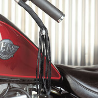 HELD TŘÁSNĚ NA PÁČKY