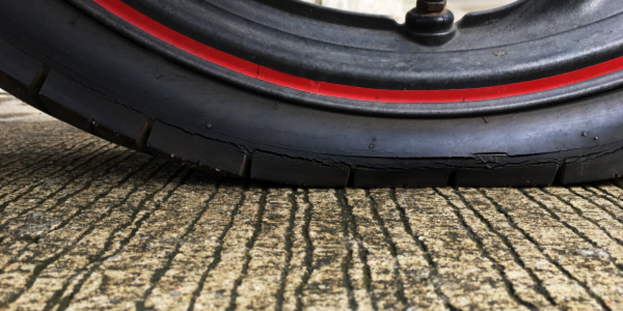 Defekt na pneumatike